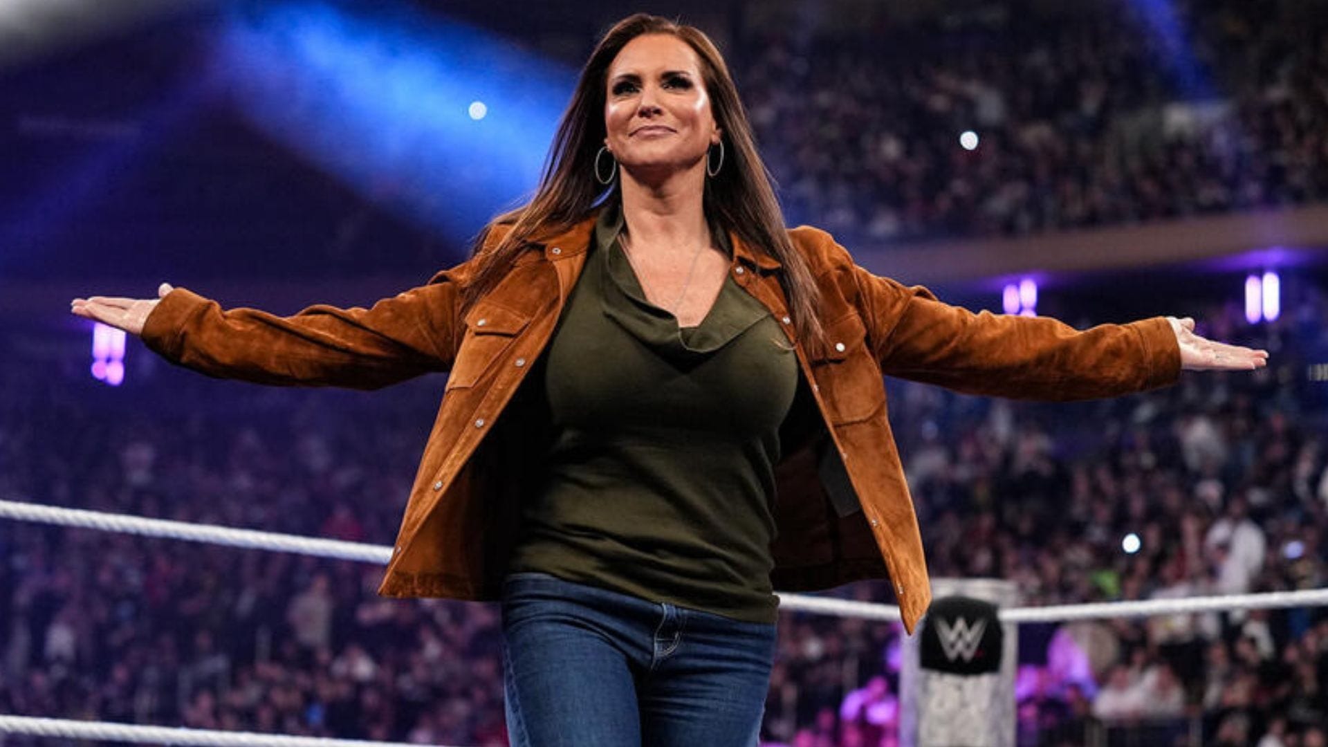Popular WWE star reveals she wants to be slapped by Stephanie McMahon