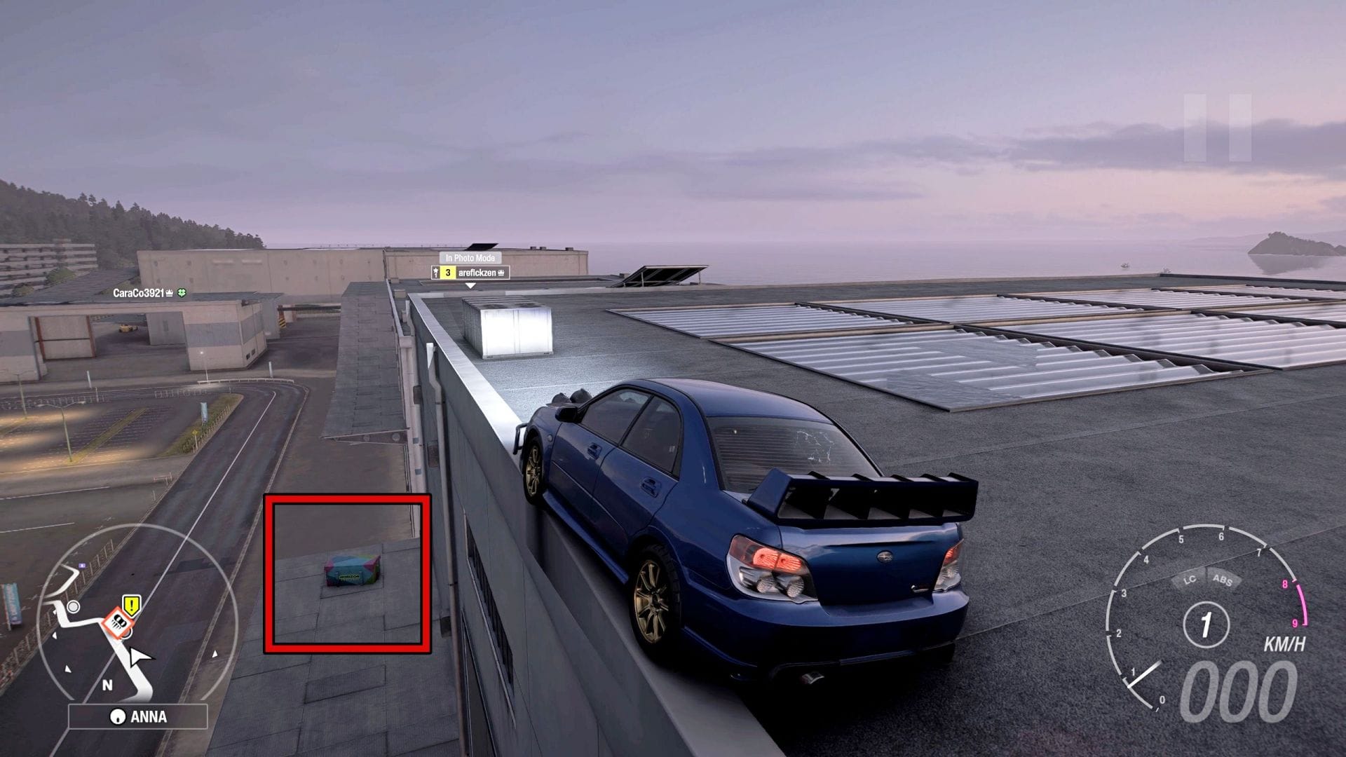 Caixa de tesouro na plataforma (Imagem via Xbox Game Studios || Sportskeeda)