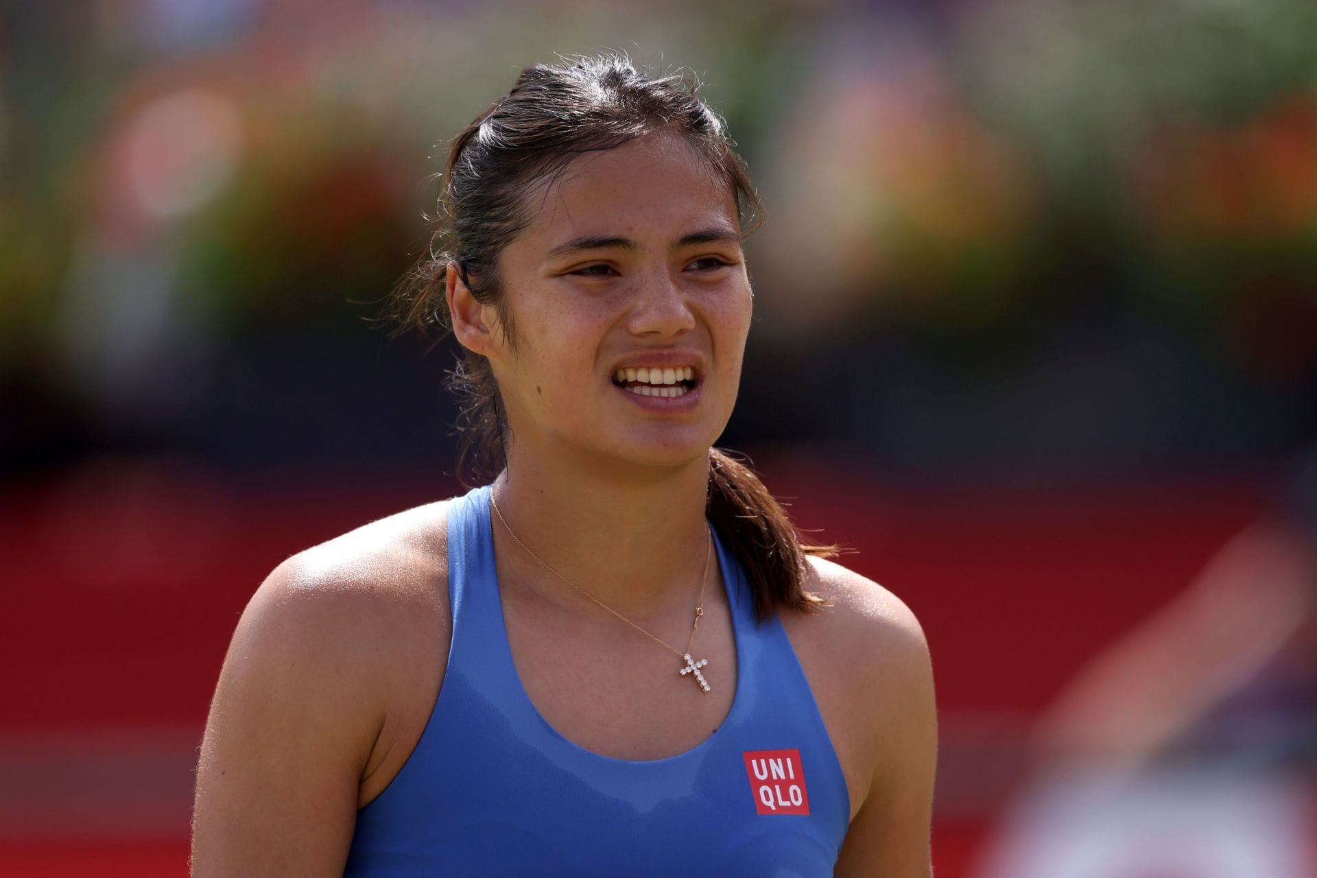 Emma Raducanu da Grã-Bretanha durante o Campeonato HSBC no The Queen's Club em Londres, Inglaterra. (Foto de Getty Images)