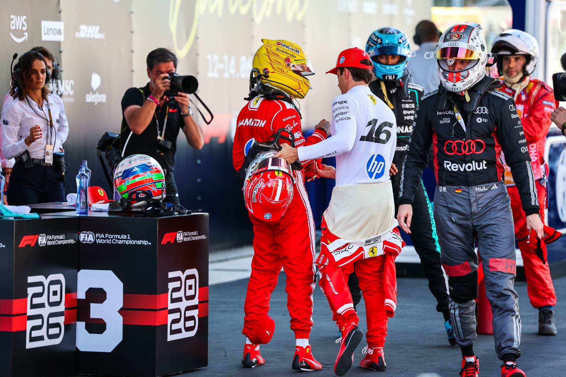 "Lewis Hamilton putting the manners on Charles Leclerc there": Fans react as the 7x F1 champion beats his Ferrari teammate at the Austrian GP again