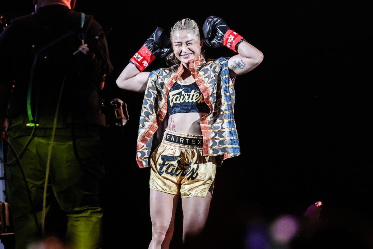“She tends to leave herself a bit unprotected” – Stamp Fairtex analyzes Cynthia Flores's defensive habits and aggressive pressure style
