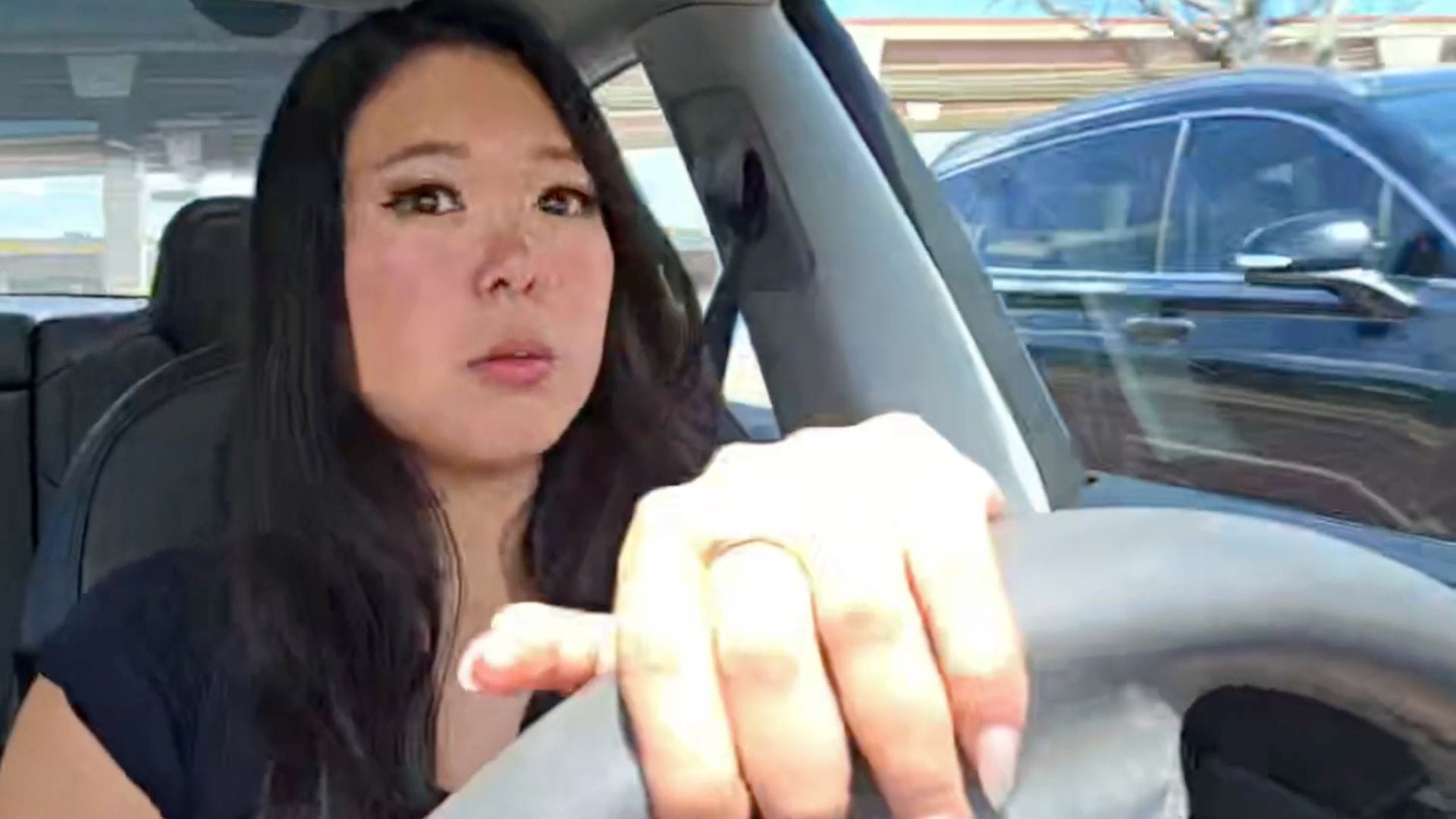 What did ExtraEmily do? Streamer nearly gets into car crash due to apparent distracted driving