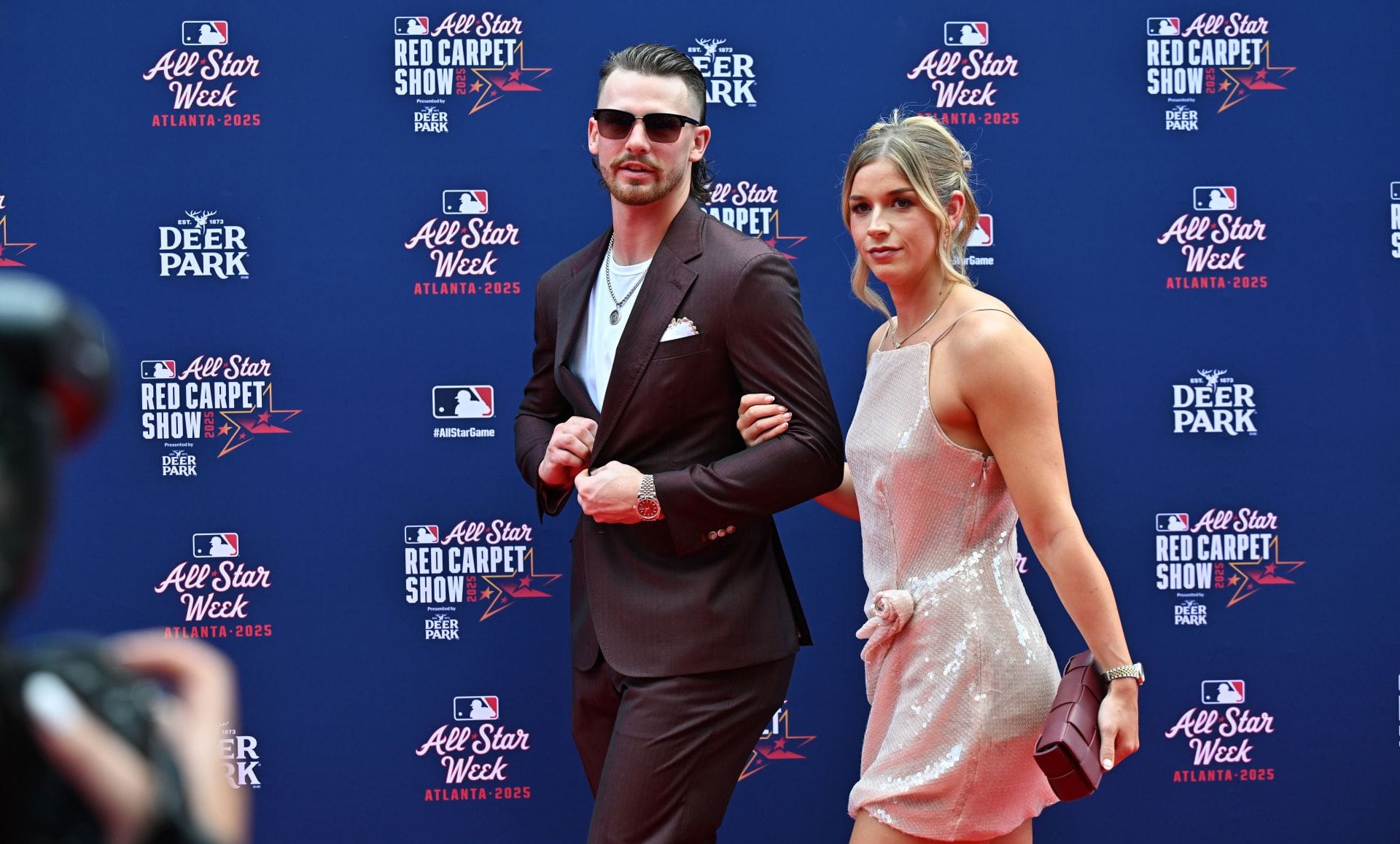 "That’s our Texas queen" - Royals wives react to Bobby Witt Jr.'s wife Maggie's stylish cowgirl look at Ella Langley concert