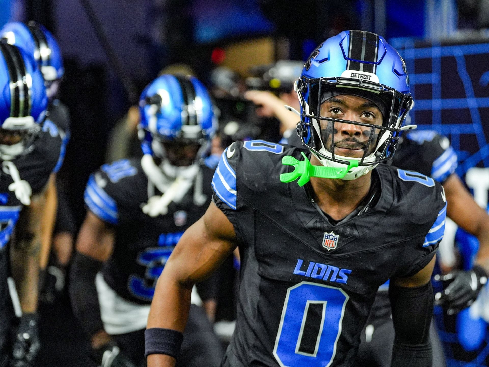 O cornerback do Detroit Lions, Terrion Arnold, entra em campo para o jogo do Minnesota Vikings no Ford Field, em Detroit - Fonte: Imagn
