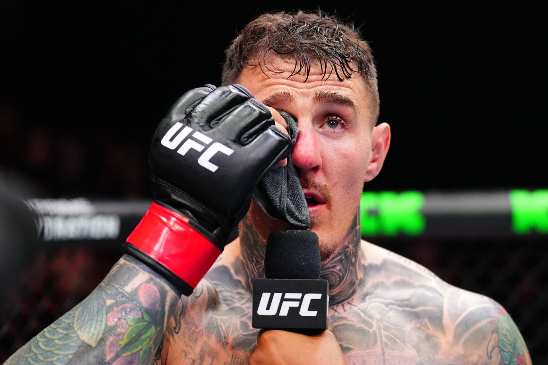 Tom Aspinall joins Alex Pereira and others in questioning Herb Dean’s officiating 