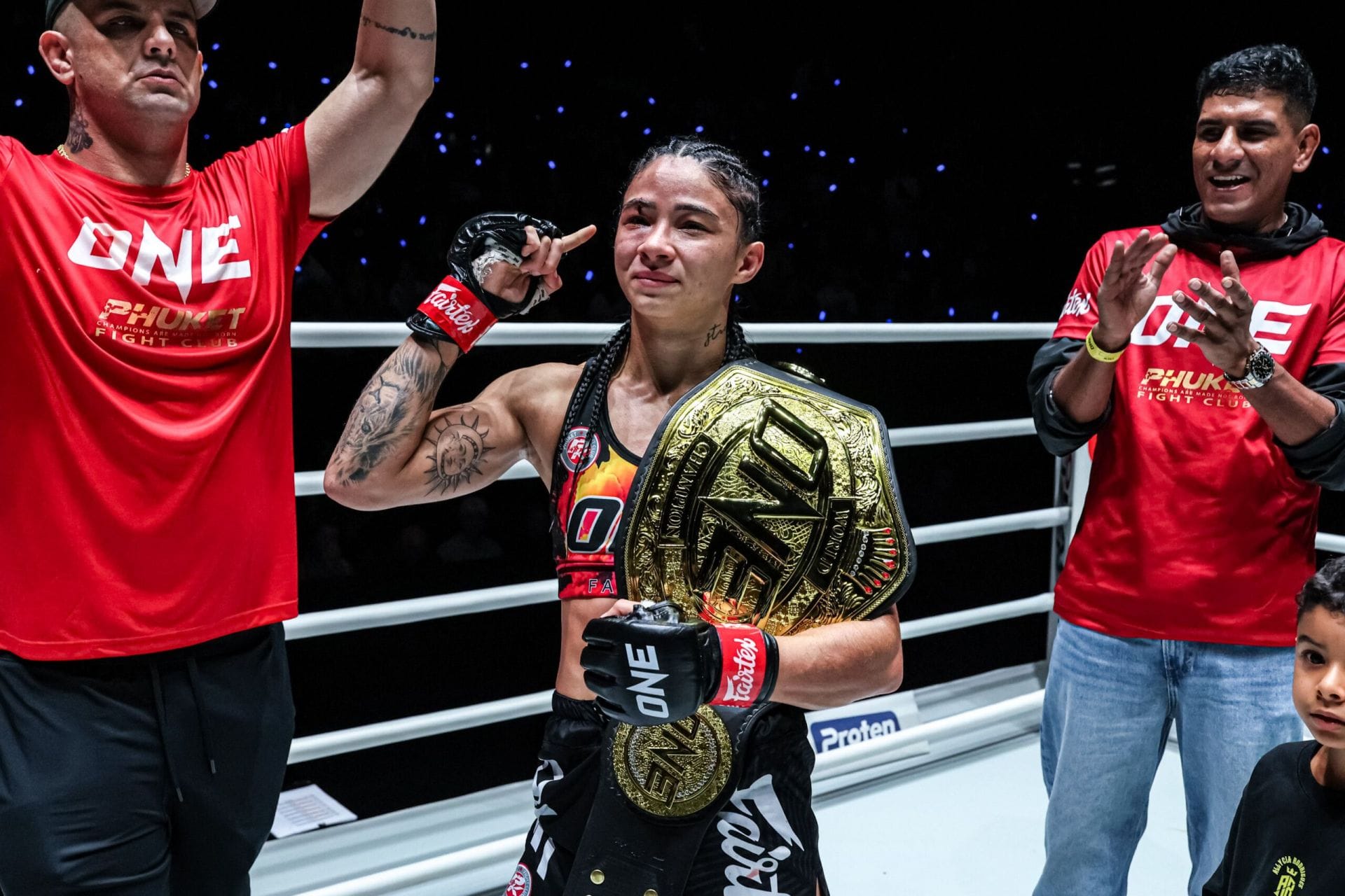 The Inner Circle 19 recap and result: Allycia Hellen Rodrigues retains Muay Thai gold in closely contested war vs. Phetjeeja