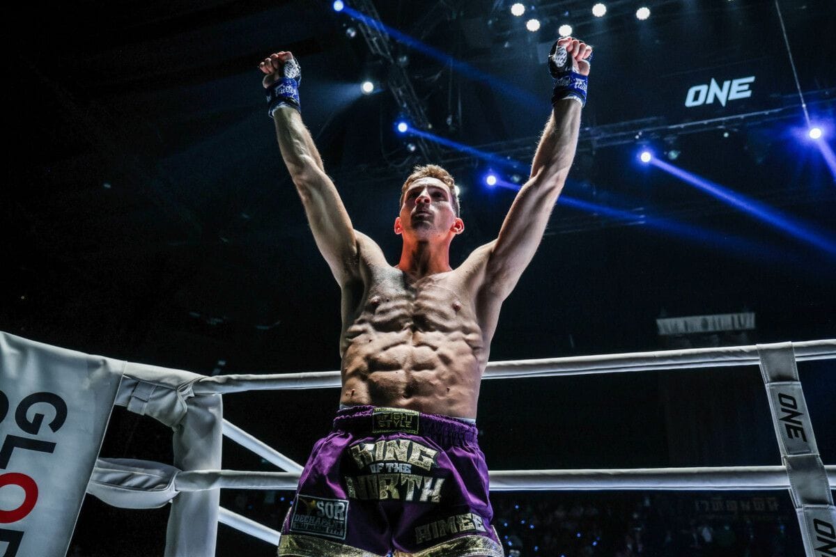 "Training to look good with a shirt off" - Nico Carrillo blasts fighters who sabotage their performances with bodybuilder-style workouts