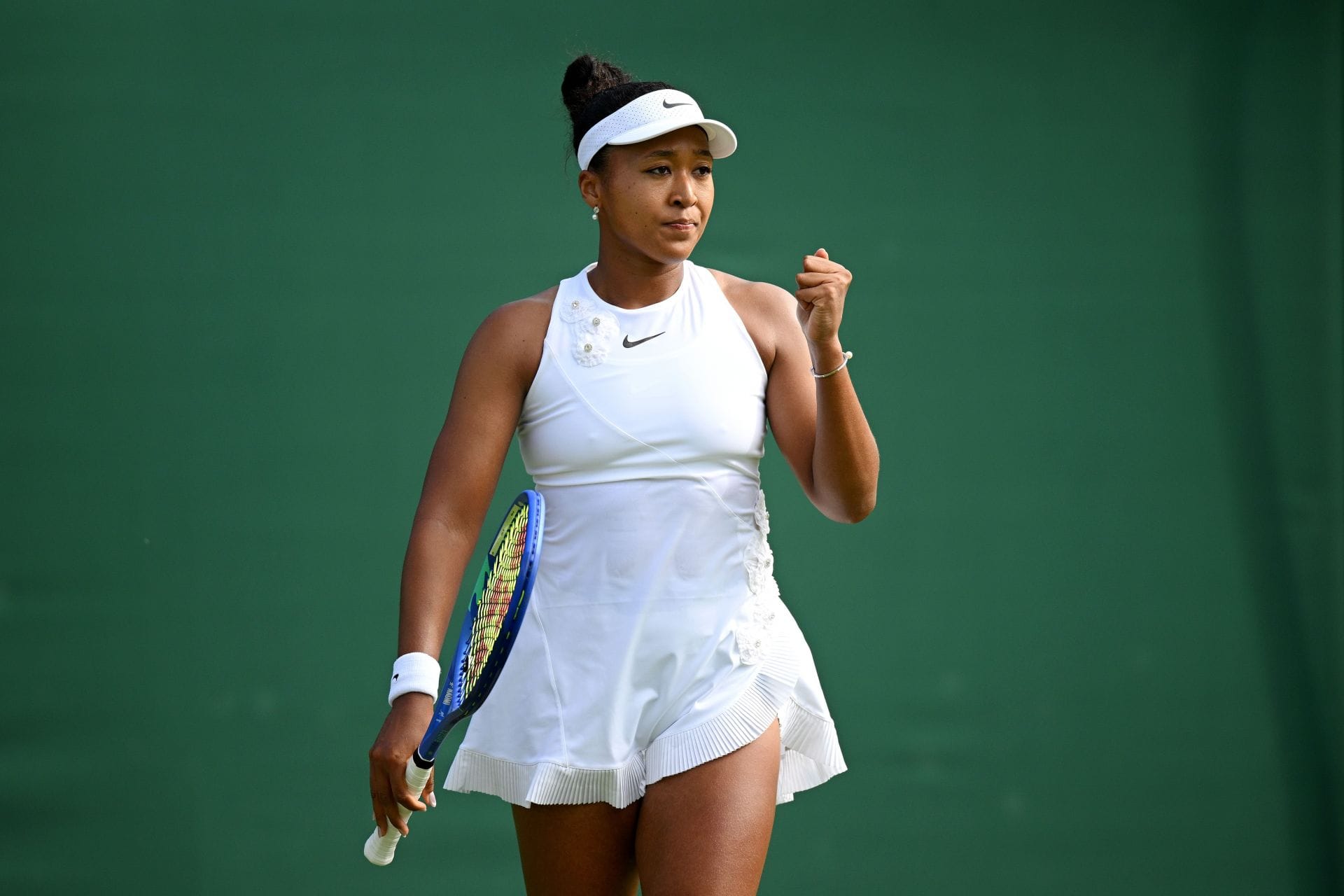 Naomi Osaka's bold fashion statement with Wimbledon outfit divides fans: "How she isn't embarassed";"So cool"