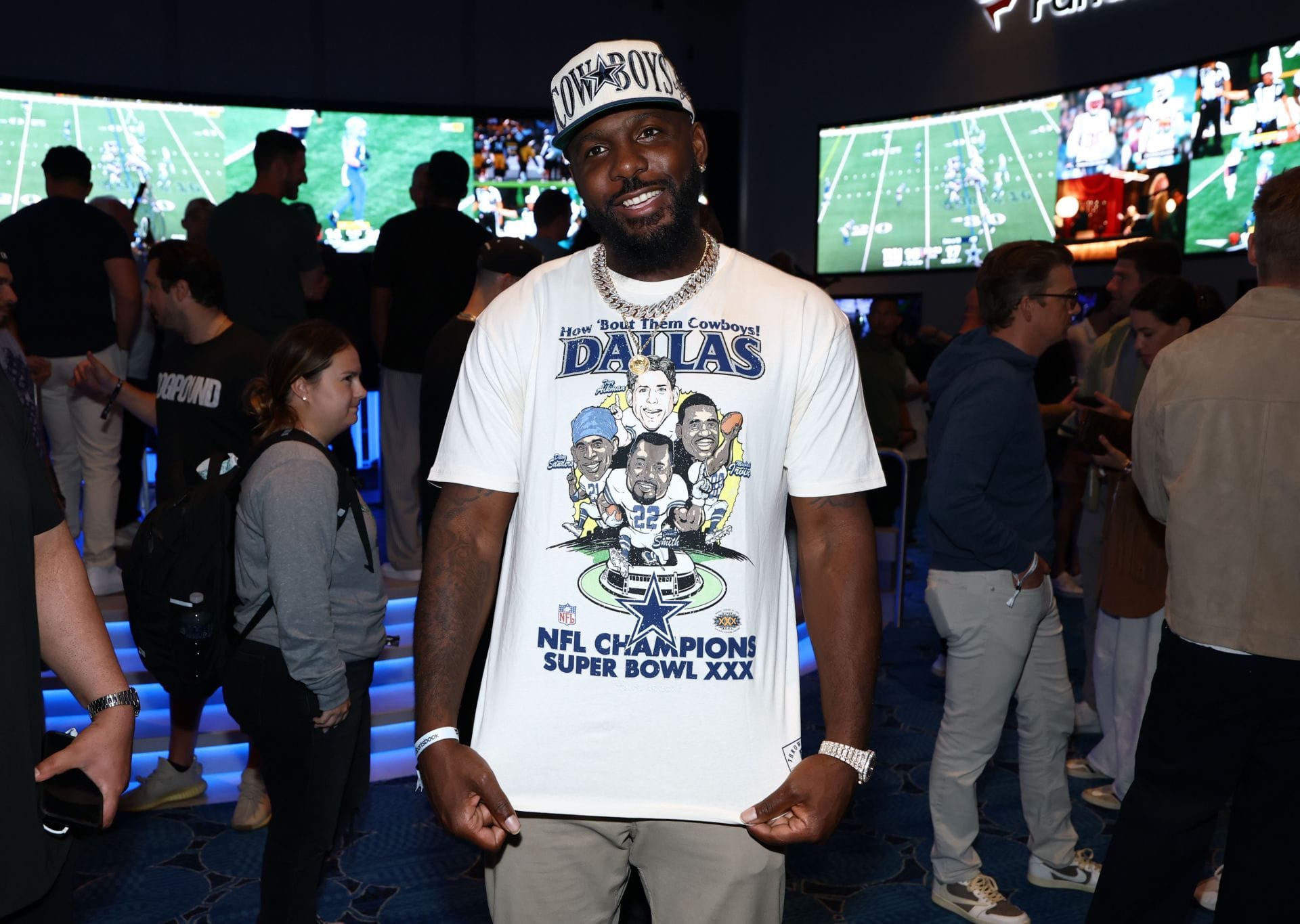 Cowboys legend Dez Bryant reacts to son receiving college football offer from $513,000,000 program