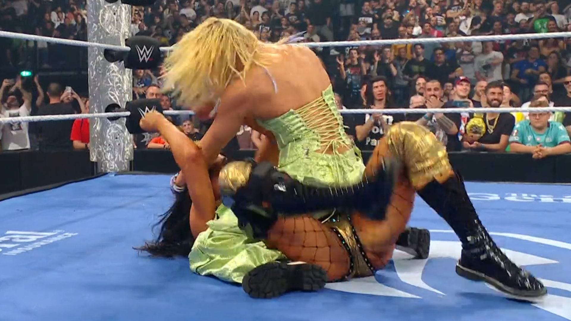 4 Reasons why WWE pulled a massive breakup on SmackDown after Clash in Italy