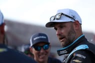 Shane van Gisbergen - NASCAR <a href='https://www.sportskeeda.com/go/nascar-cup-series' target='_blank' rel='noopener noreferrer'>Cup Series</a> FireKeepers Casino 400 – Qualificação – Fonte: Getty” src=”https://staticg.sportskeeda.com/editor/2026/06/808db-17828004605063-1920.jpg”/><img class=
