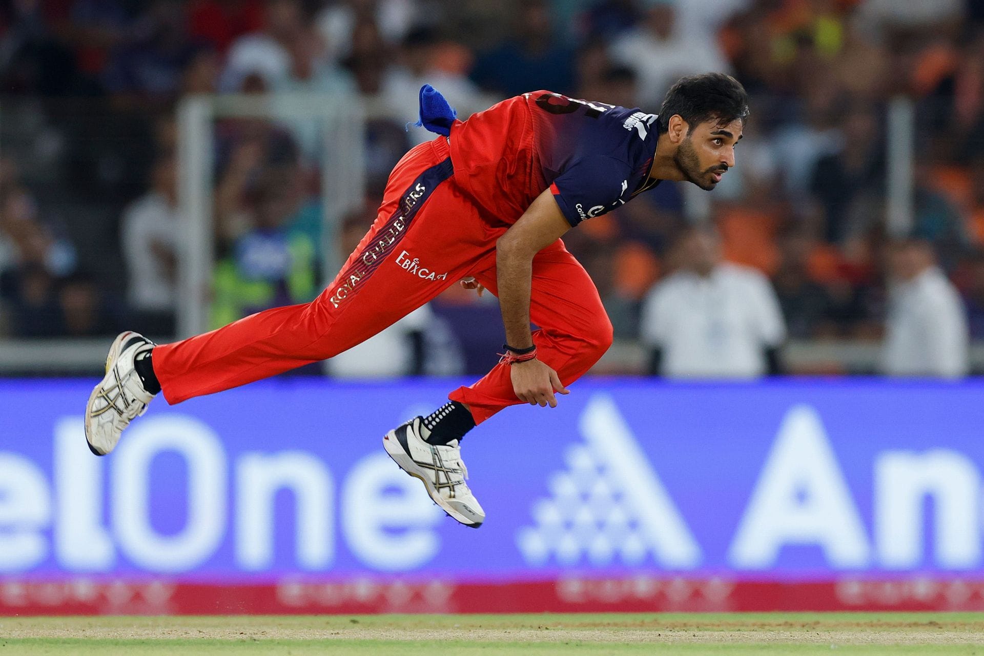 Teammate apologises to Bhuvneshwar Kumar for denying massive prize in IPL 2026 final [In Picture]