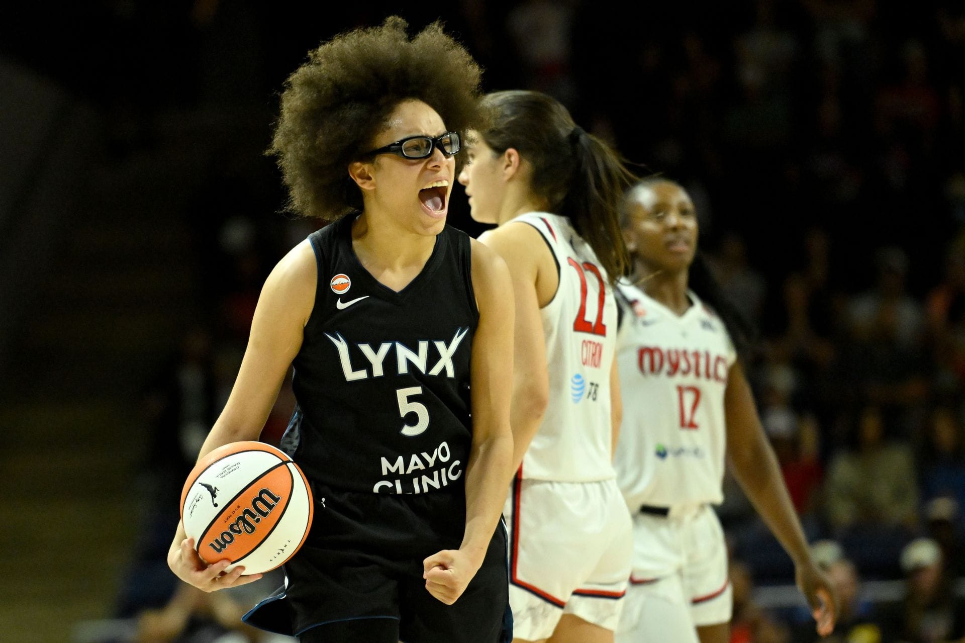 "She is just another Caitlin Clark", "She’s a Punk" - WNBA Fans Erupt As Olivia Miles Rips Into Referee Following Technical Foul Call