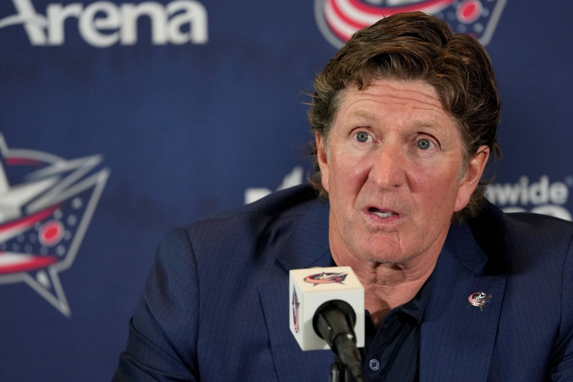 Fans fume over Mike Babcock's explanation for exit from Blue Jackets: "Very manly to use your wife as a human shield"