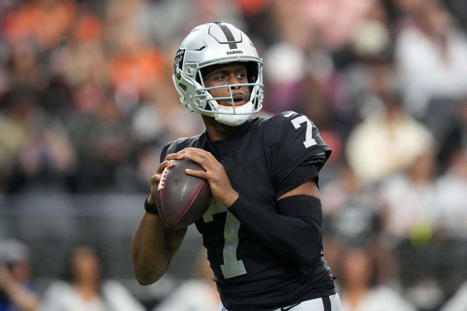 "My ex-boyfriend beat me up": Geno Smith accused of assaulting ex-girlfriend and deleting "all footage off the camera" in chilling 911 call
