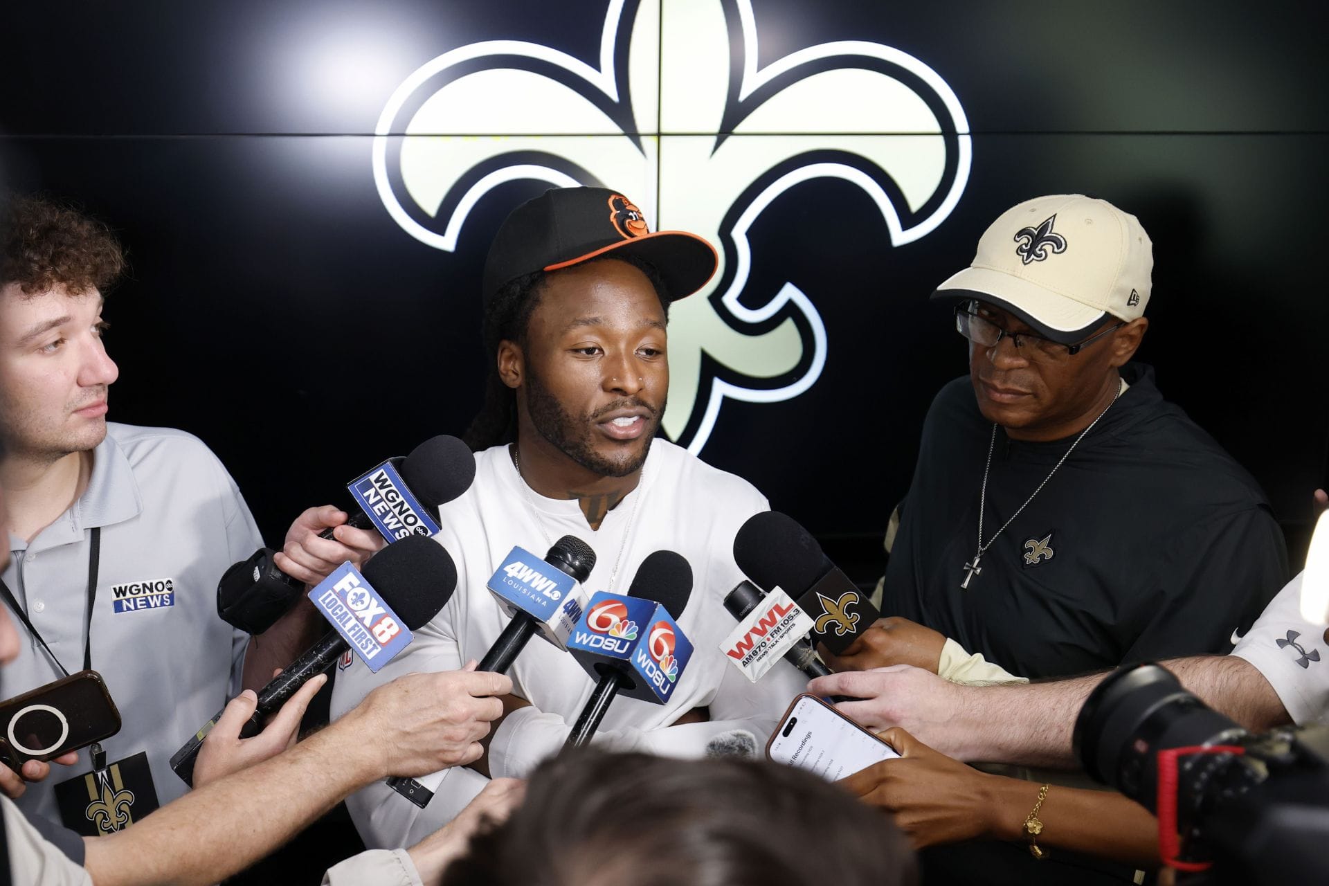 "Go cover the Broncos": Saints fans blast insider for suggesting Alvin Kamara should part ways with New Orleans