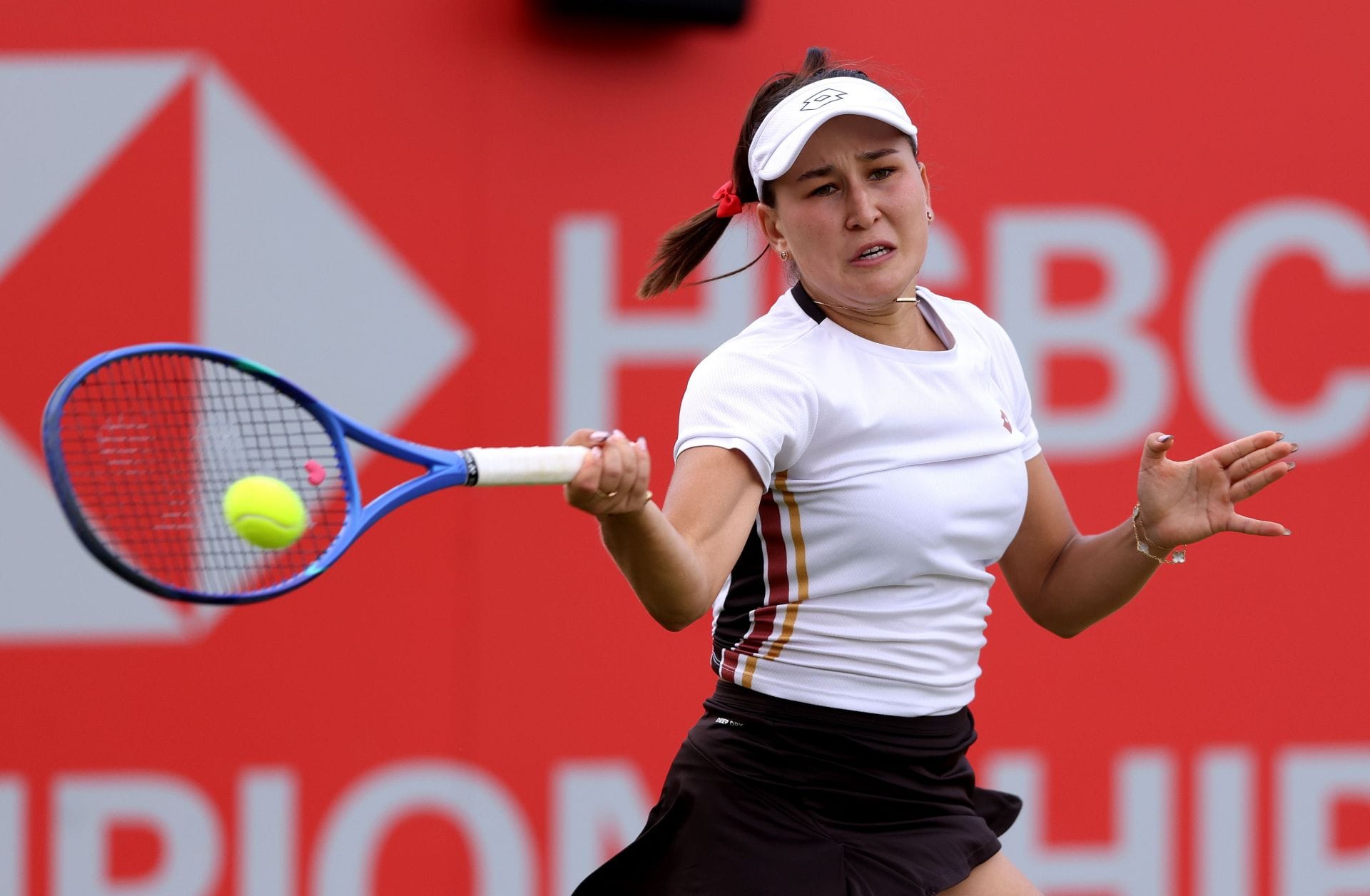 Kamilla Rakhimova no Queen's Club Championships 2026. (Fonte: Getty)