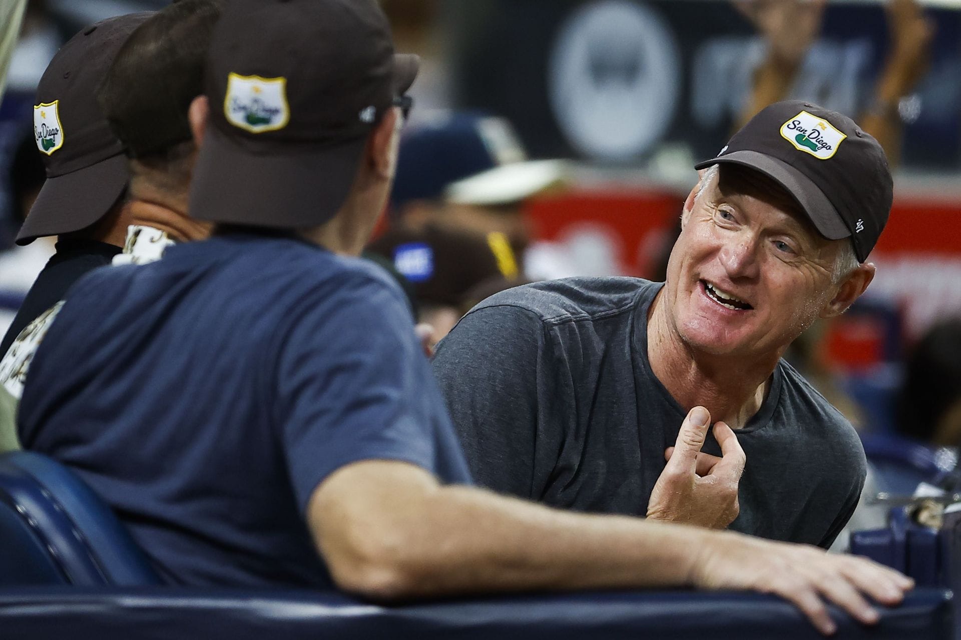 "That's why we're losing" - Padres fans blame Warriors HC Steve Kerr for humiliating defeat to the Dodgers