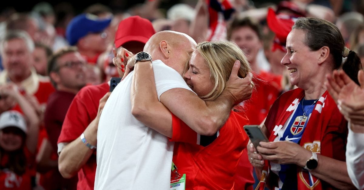 Norway head coach Stale Solbakken runs straight into stands to kiss wife after guiding team to FIFA World Cup knockouts; picture wins hearts online