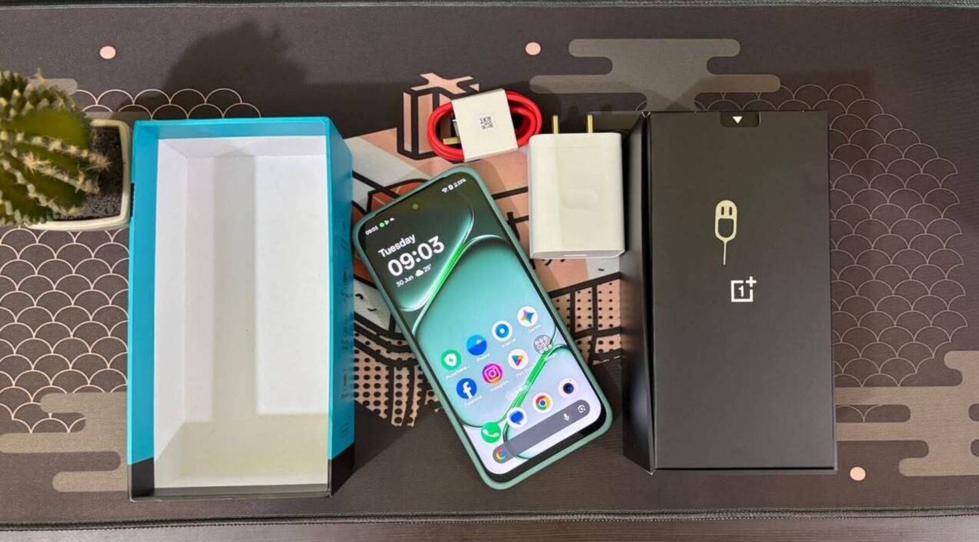 Contents inside the box of the OnePlus N6 (Image via SK Tech || Anindit Sinha)
