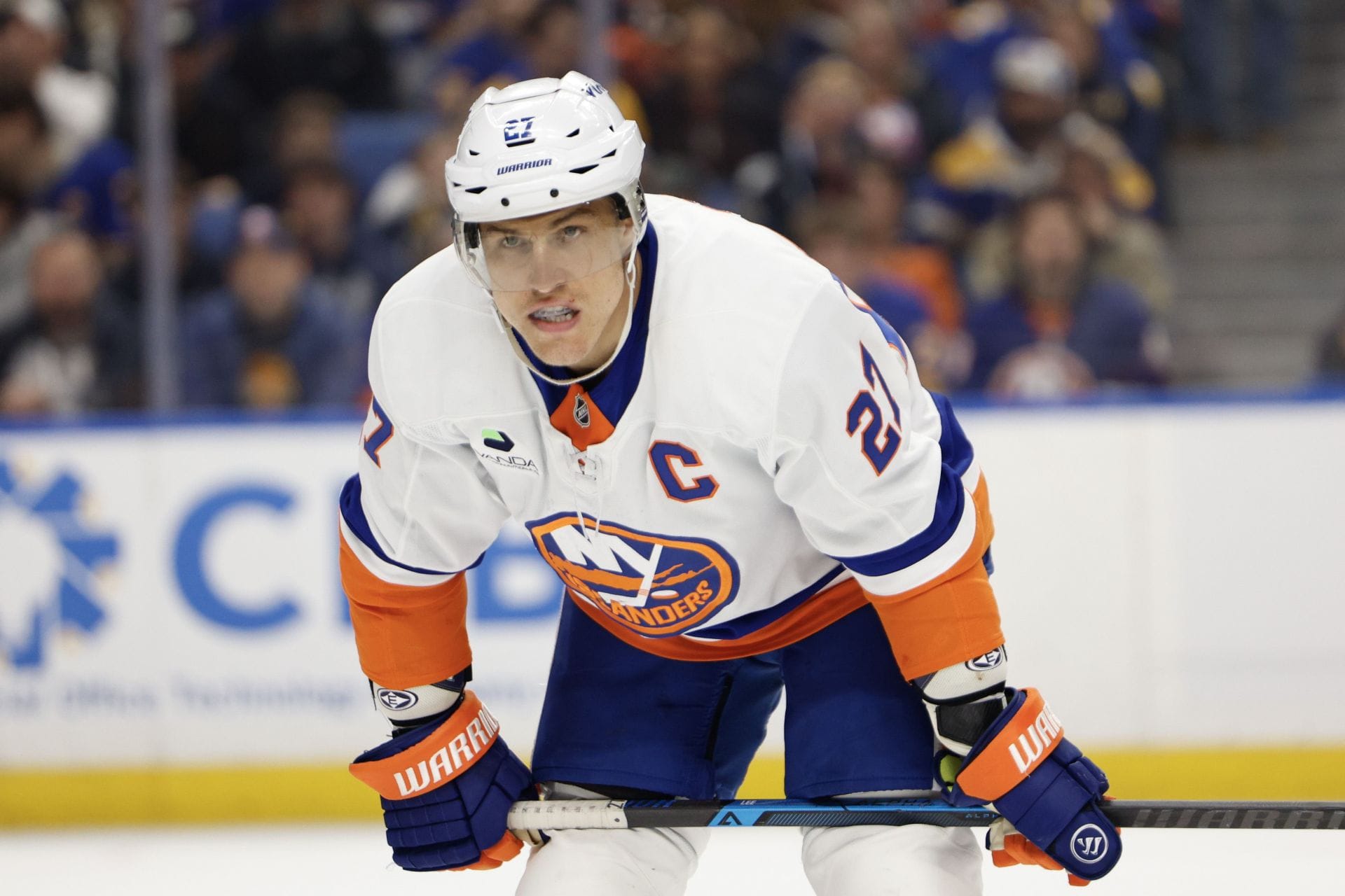 Anders Lee, Islanders at contract impasse; Long Island fans chime in: "Darche disaster class", "Time to move on"