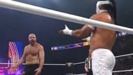 Jon Moxley e Bandido em Forbidden Door 2026 (Imagem via X @AEW)