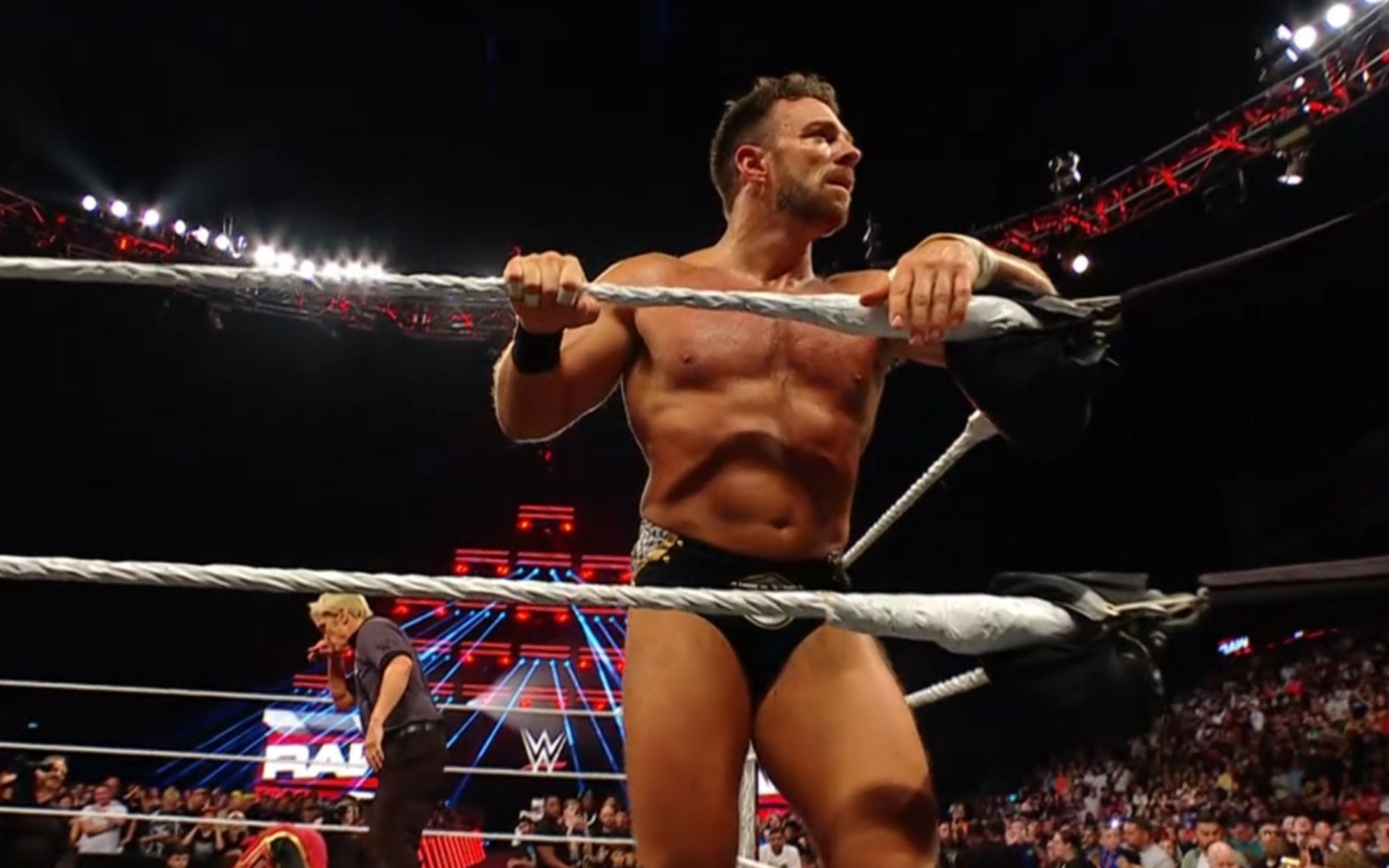 Real-life Bloodline member betrays his own brother to help LA Knight win on WWE RAW