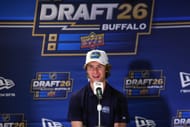 Gavin McKenna fala à mídia antes do Draft da NHL de 2026 - Fonte: Getty