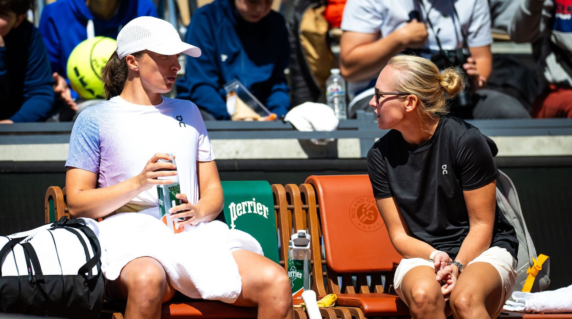 Iga Swiatek gives bombshell response to critics questioning psychologist Daria's role in her life