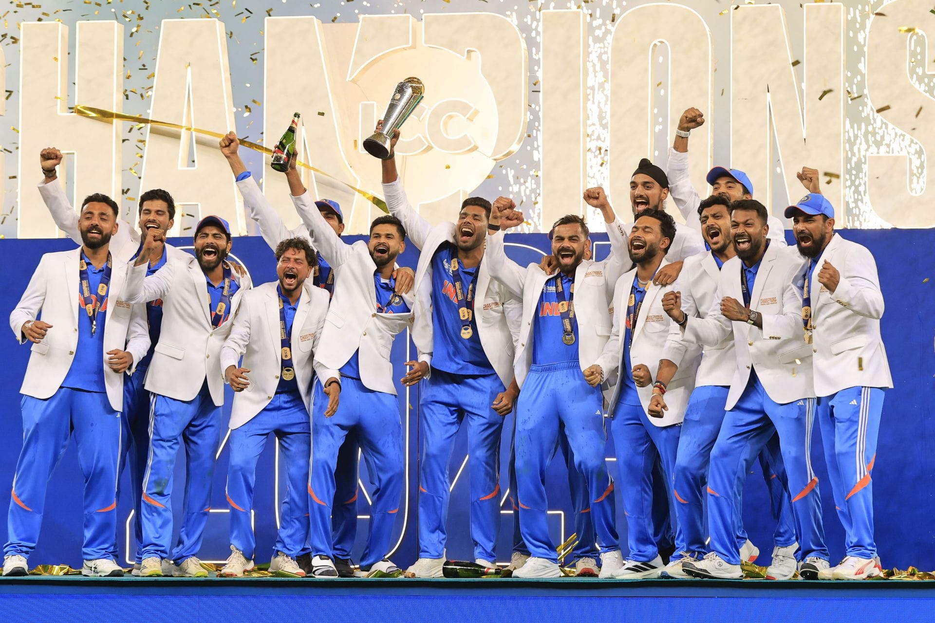 "As soon as he switches to India jersey from IPL, he's a different player" - Manoj Tiwary's huge praise for star player after IND vs AFG 2026 2nd ODI 