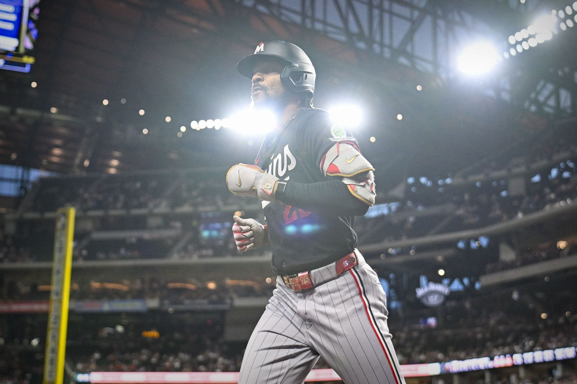 Twins superstar Byron Buxton sends NSFW message to shut down trade rumors