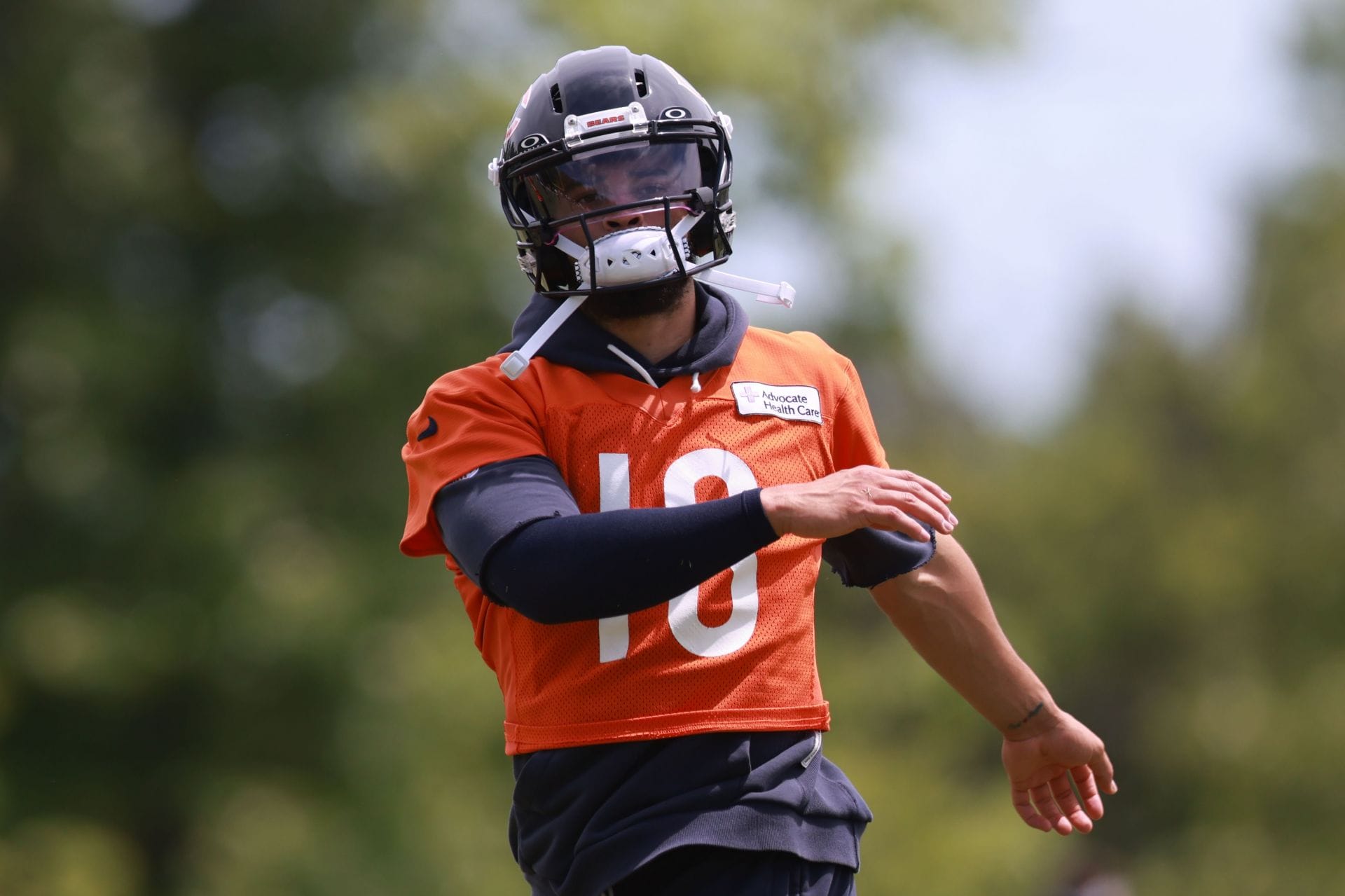 “Underthrown. Gets picked 9/10”: NFL fans react to Caleb Williams’ “piss missile” throw to Luther Burden at Bears minicamp
