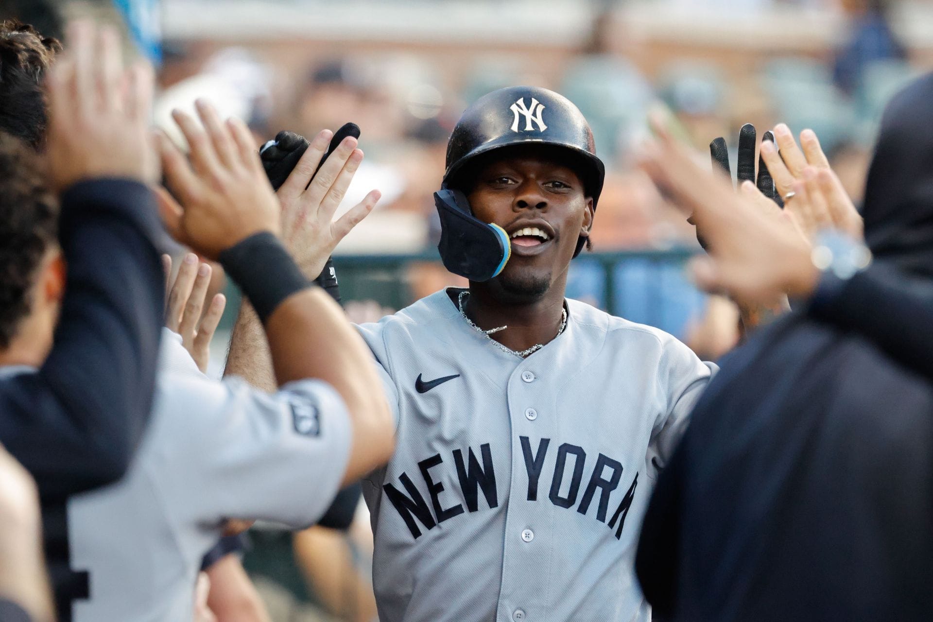Jazz Chisholm Jr.'s fiancee Ahna Mac reacts to his clapback dugout response with lollipops in Yankees vs Tigers game