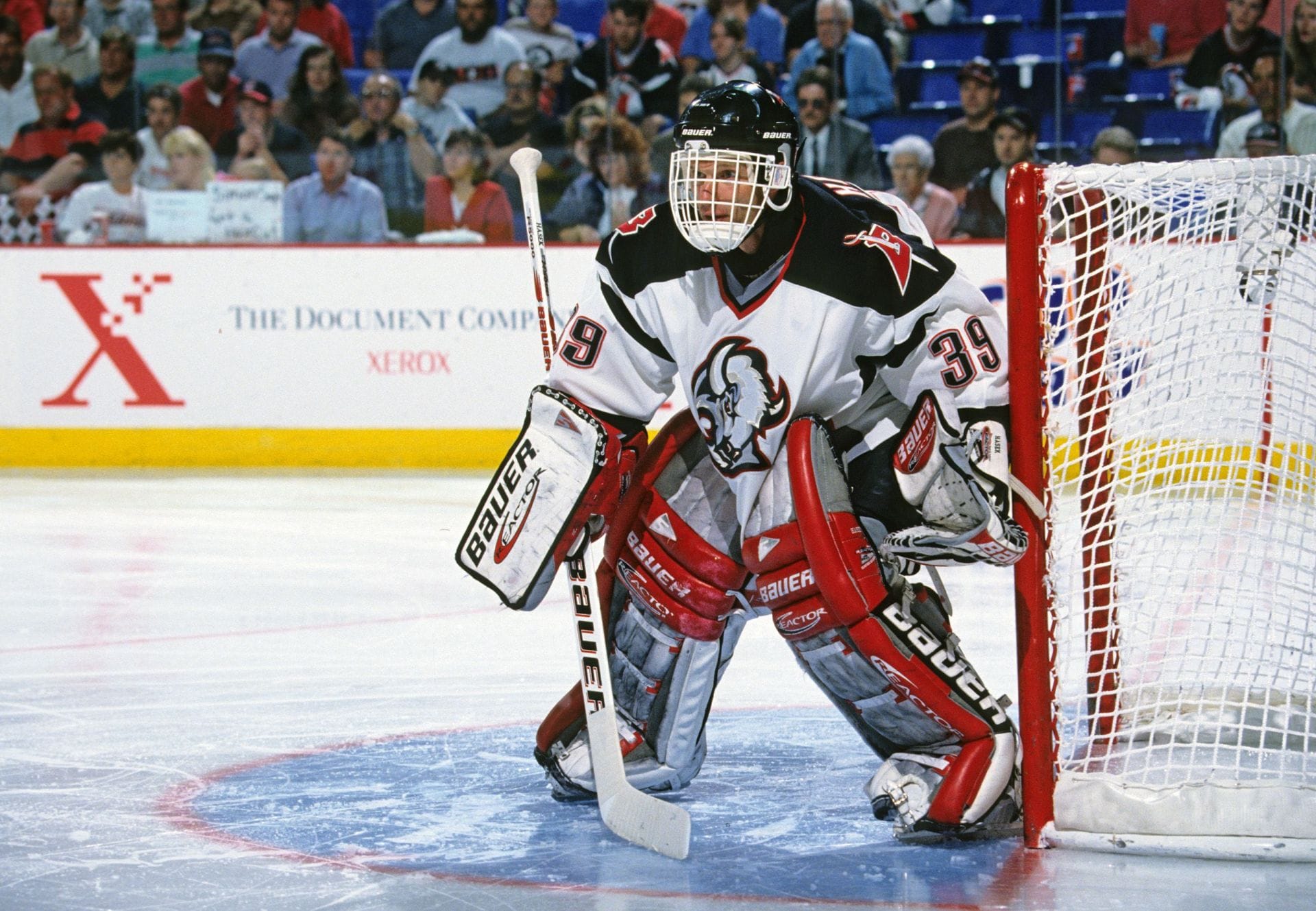Hasek durante seus dias de jogador - Fonte: Imagn