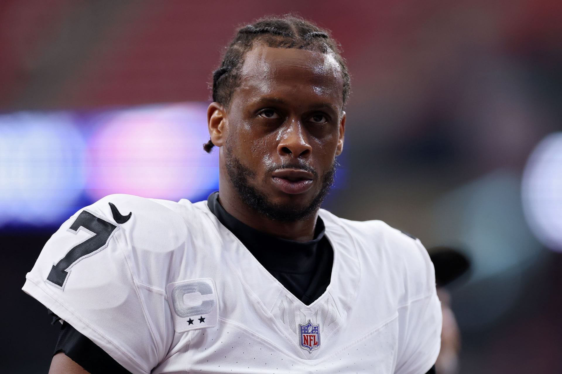"He'd rather watch s*x online & play CoD": Geno Smith accused of domestic violence & assault by woman on Father's day 