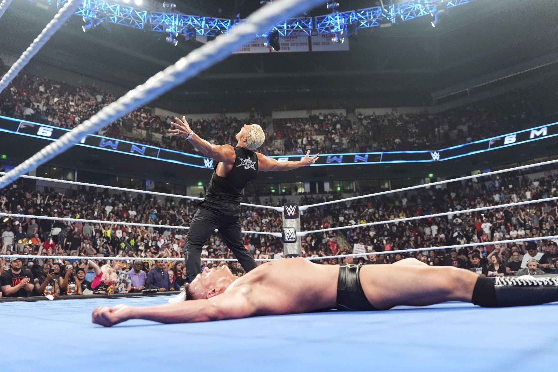 3 Directions for Gunther if he fails to dethrone Cody Rhodes tonight on WWE SmackDown