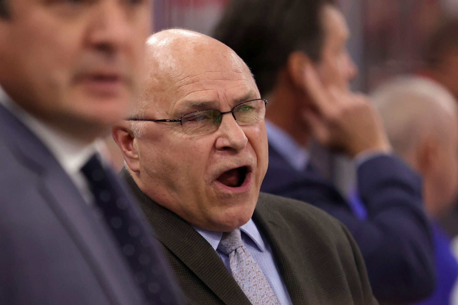 Barry Trotz clicou durante seu tempo como técnico do New York Islanders [Image via Getty]