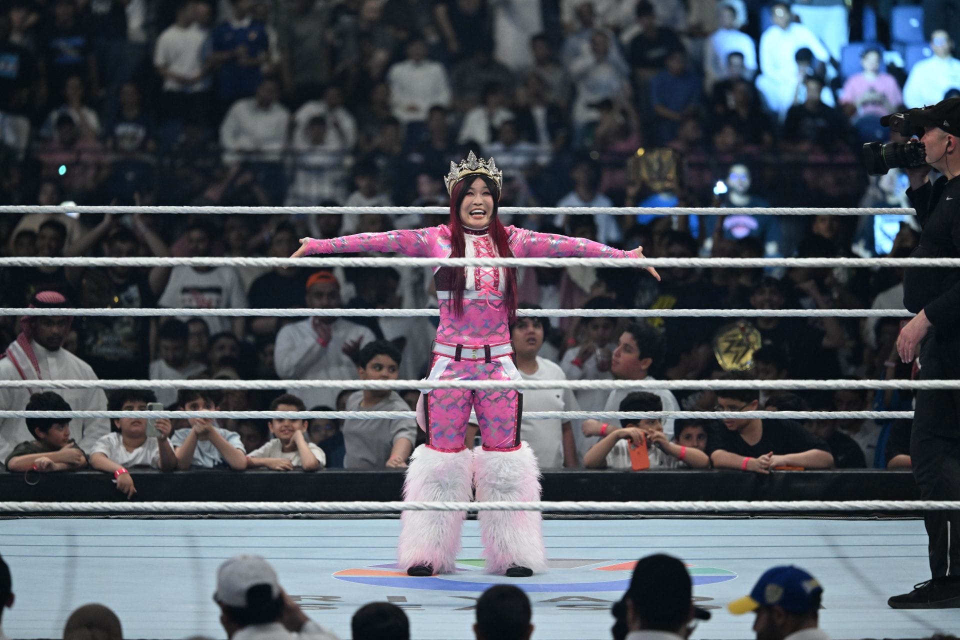 New Queen of the Ring Suffers Horrifying Attack on WWE RAW