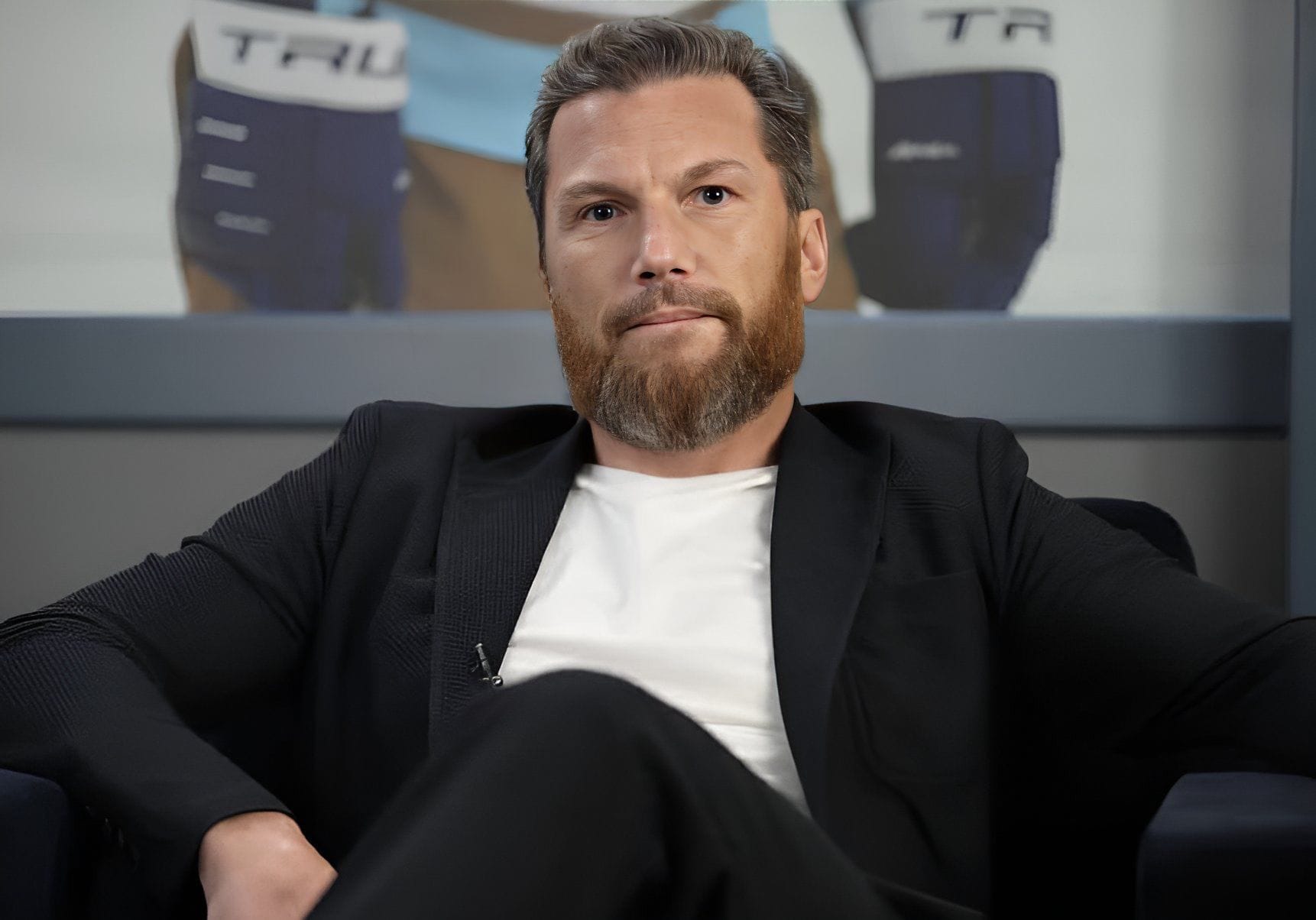 Sean Avery provides detailed insight after "crazy neighbor" opens fire at his LA residence - "He calls two hookers and tries to frame me"