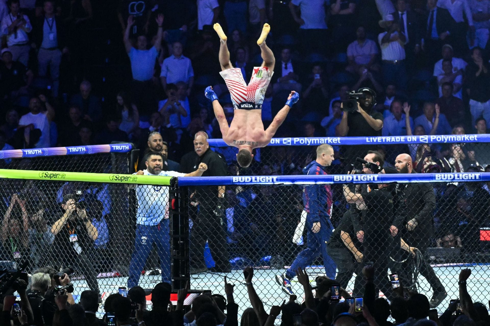 [Watch] Justin Gaethje almost injures his neck celebrating win over Ilia Topuria 
