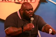 Faizon Love participa do evento beneficente para os afetados pelas greves na Laugh Factory em 15 de agosto de 2023 em Los Angeles, Califórnia. (Fonte: Getty)