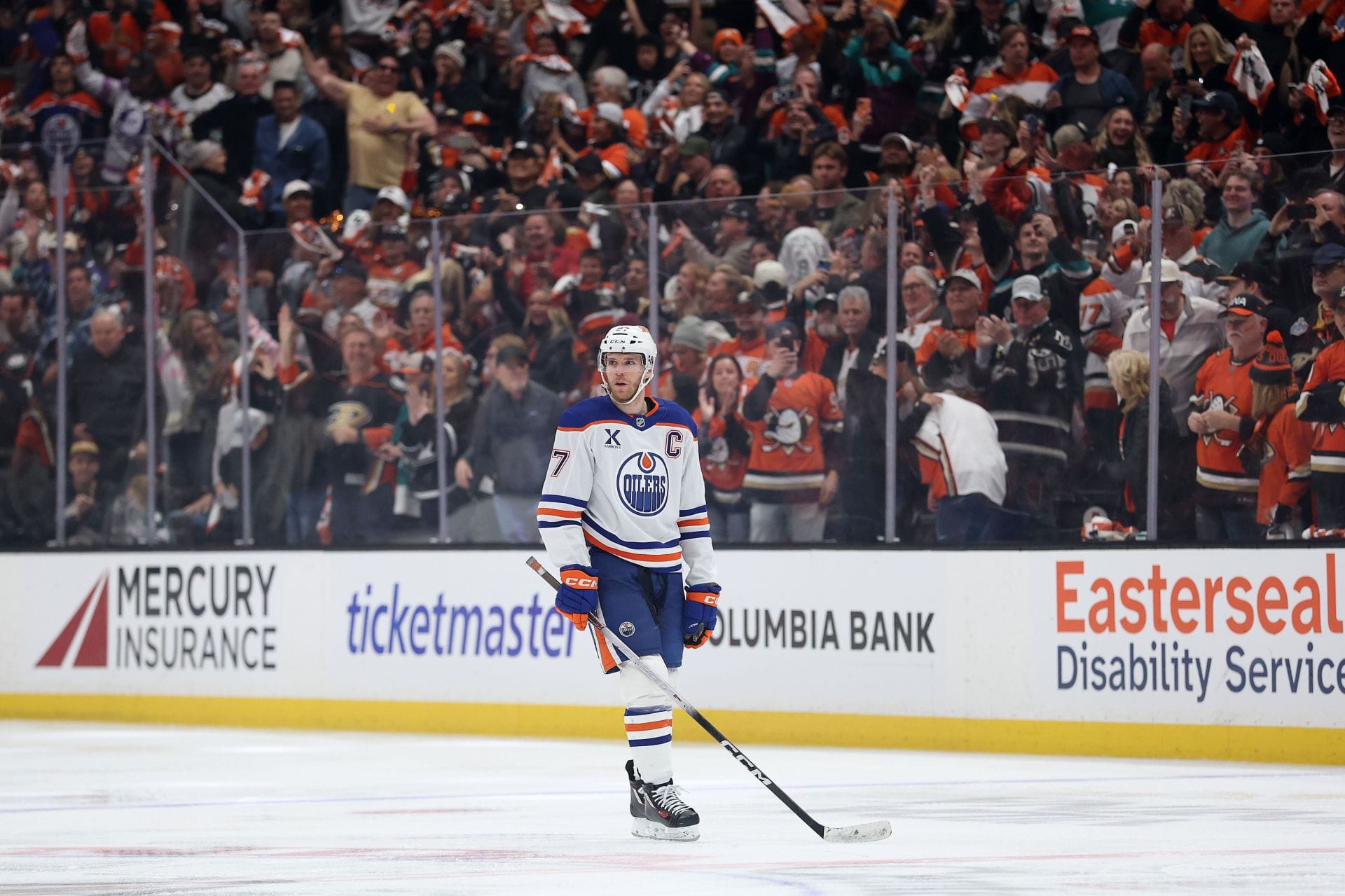 McDavid em ação durante um jogo - Fonte: Getty
