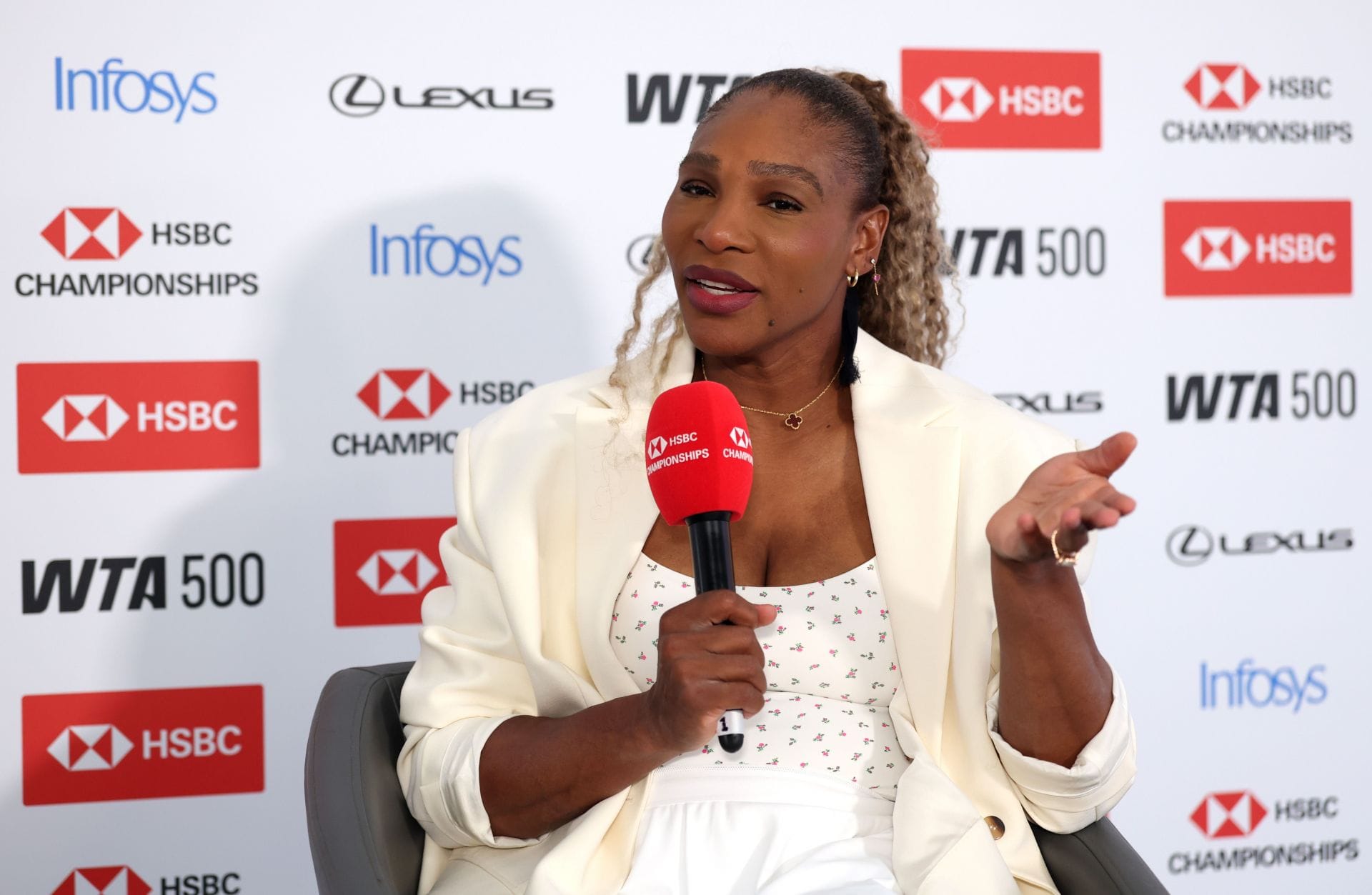 Serena Williams durante uma coletiva de imprensa antes do Queen's Club Championships de 2026 (Fonte: Getty)