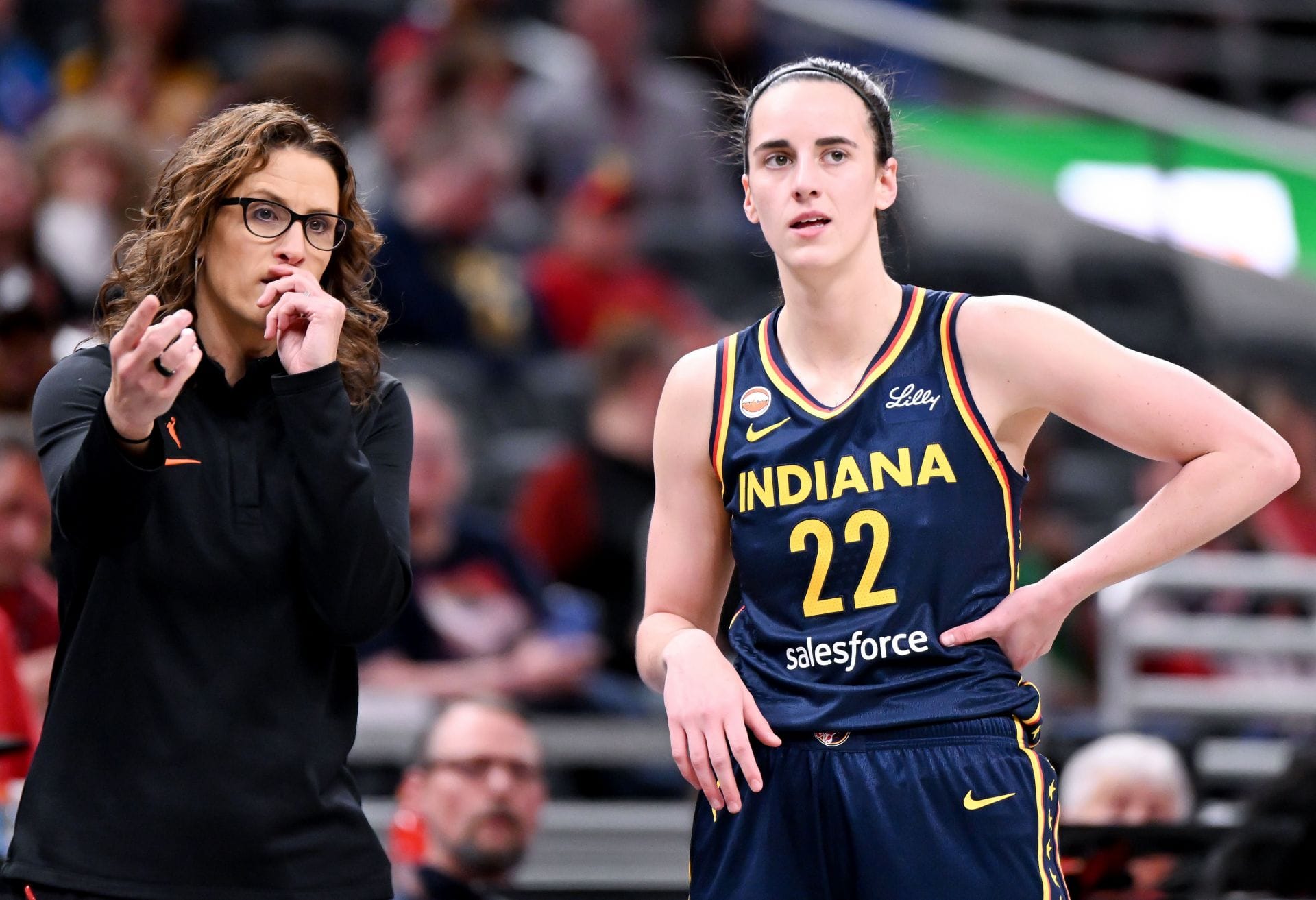 "She spit poison on her", "See the life drain out of CC" - Fans Obliterate Stephanie White After Caitlin Clark Appears Fed Up With Her Instructions
