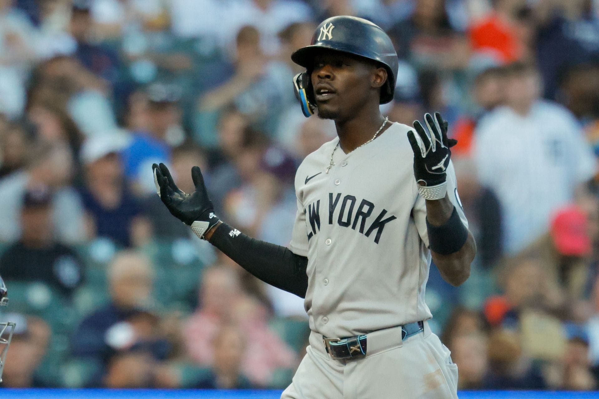 "Right in Aaron Boone’s face";"Clown" - Fans take sides after Jazz Chisholm Jr. owns lollipop controversy with epic dugout response