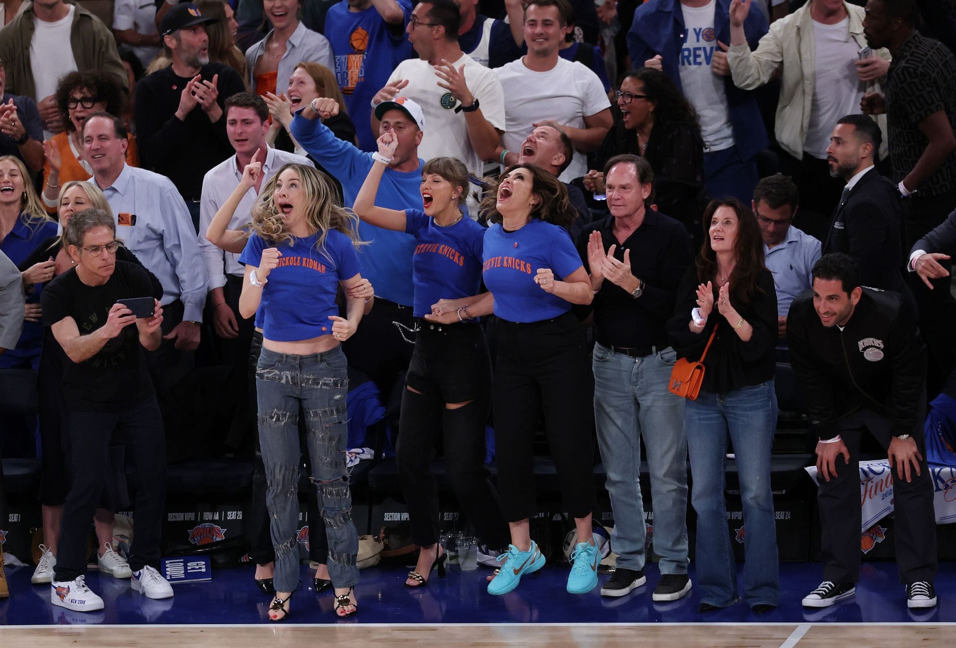 Ben Stiller, Este Haim, Taylor Swift, and Mariska Hargitay react during Game Four of the 2026 NBA Finals between the San Antonio Spurs and the New York Knicks at Madison Square Garden on June 10, 2026 in New York City. (Source: Getty)