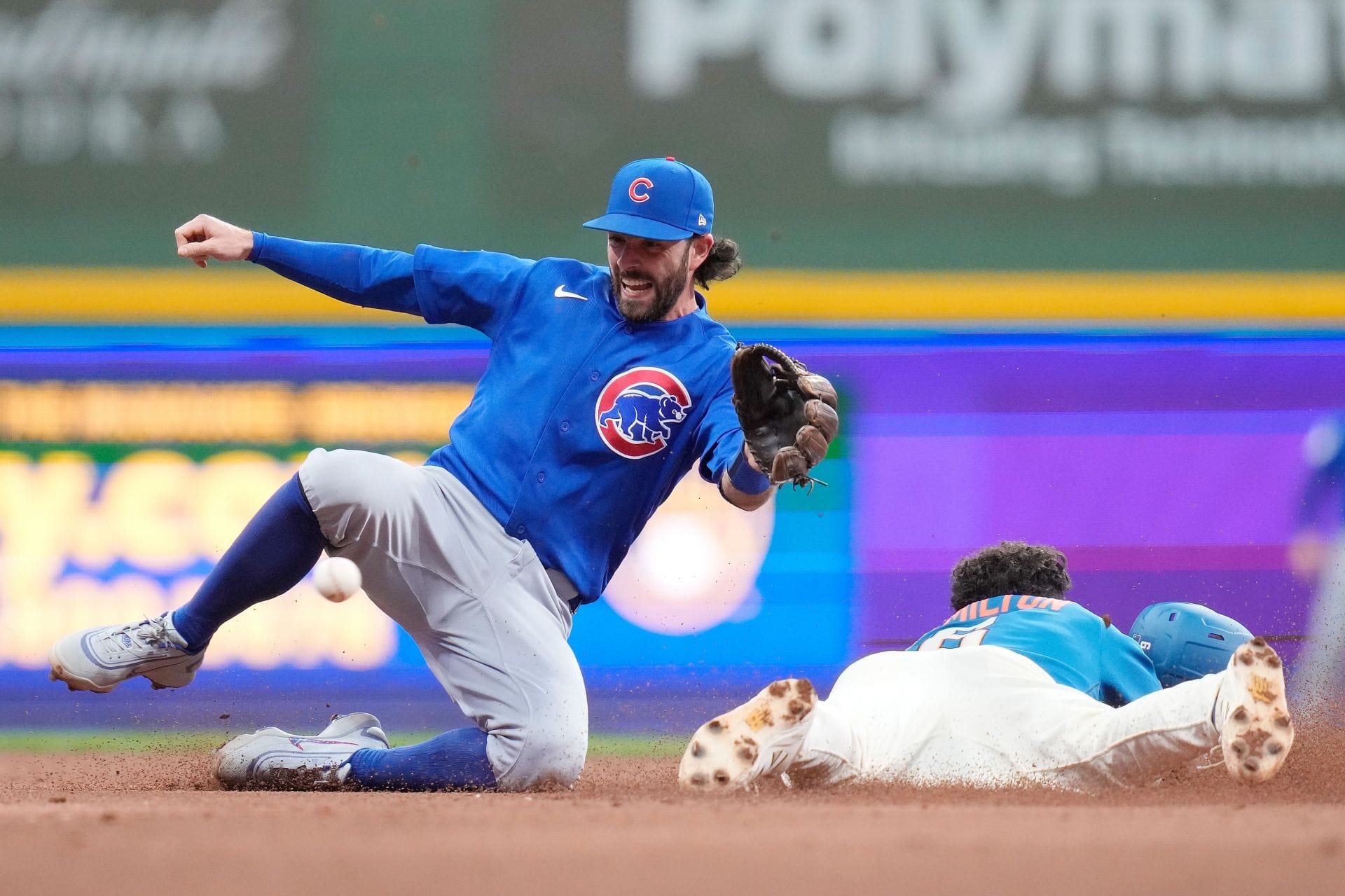 "Using Jedi mind tricks" - Fans call Dansby Swanson's acting elite after his 'Oscar-worthy' move lures Jackson Chourio into a costly tag