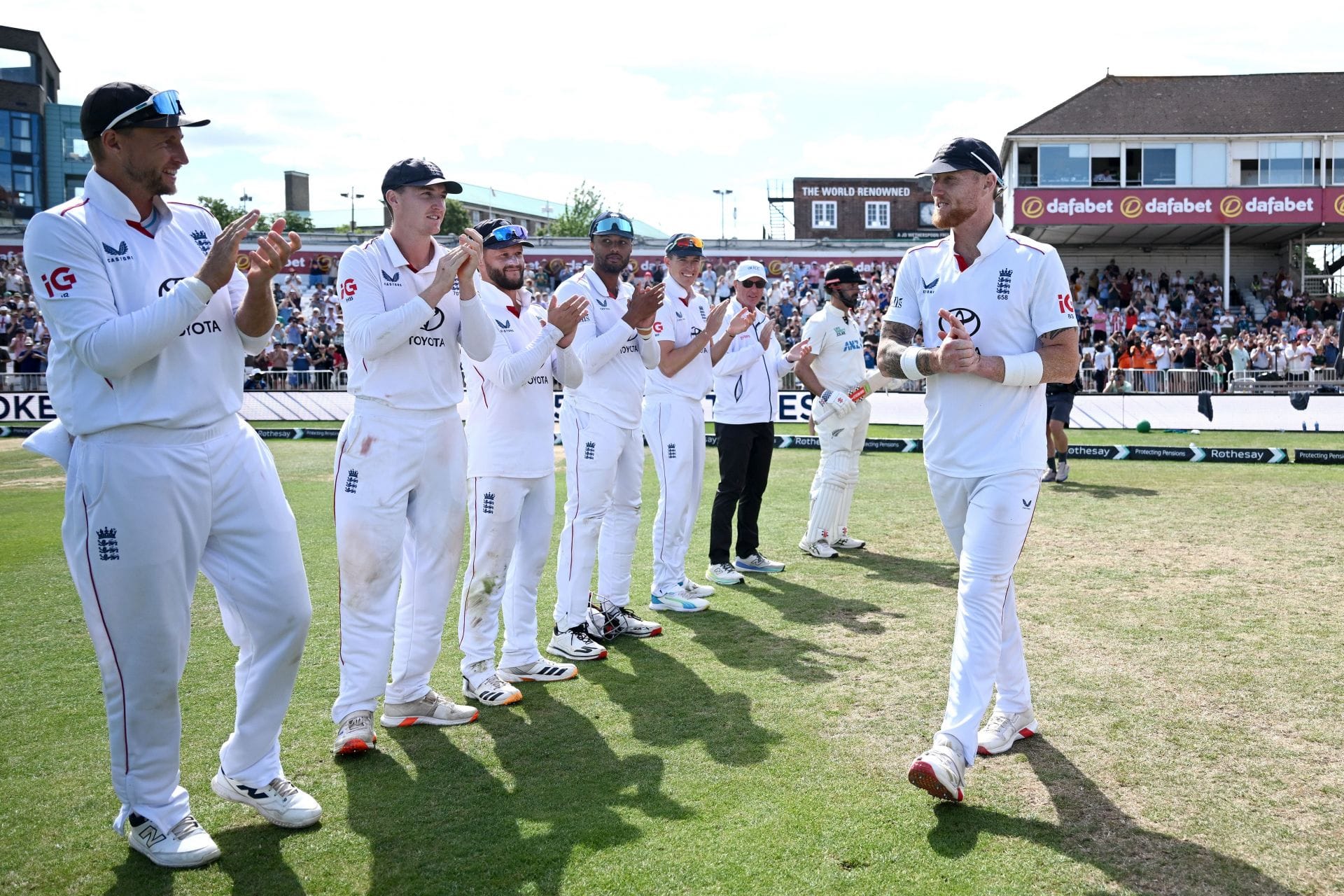 Ben Stokes receives guard of honor after announcing retirement from international cricket amid ENG vs NZ 2026 3rd Test [Watch]