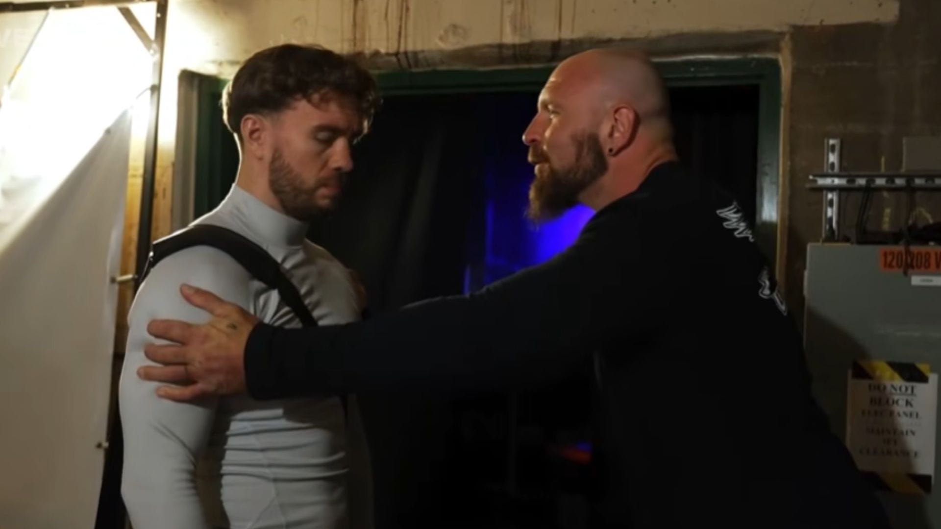 Will Ospreay e Jon Moxley (imagem via YouTube @AEWonTV)