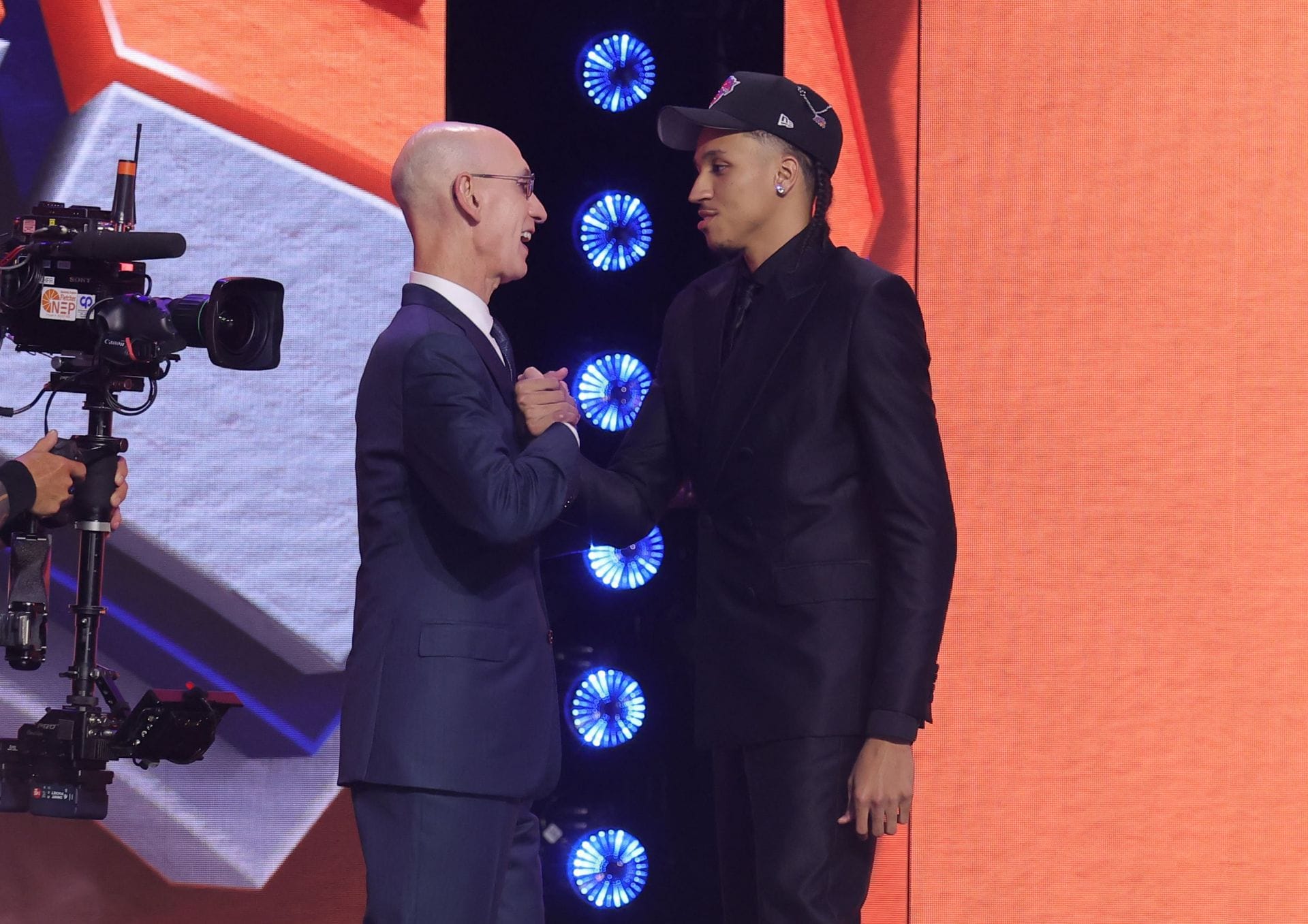 "STEAL OF THE DRAFT": Lakers Fans On Cloud Nine After Baylor's Cameron Carr Falls to them at No. 24 